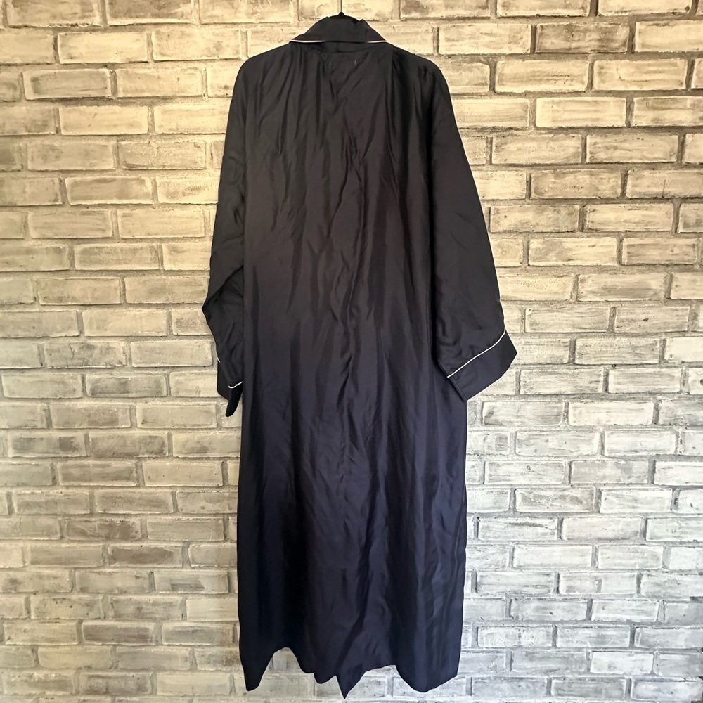 WinterSilks Navy Robe - Picture 4 of 5